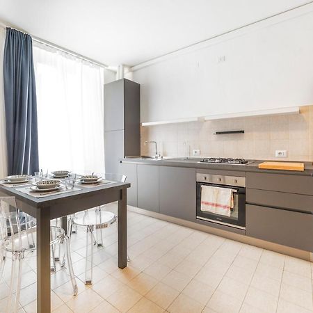 Roomy Apartment Close To Subway M5! Milan Exterior photo
