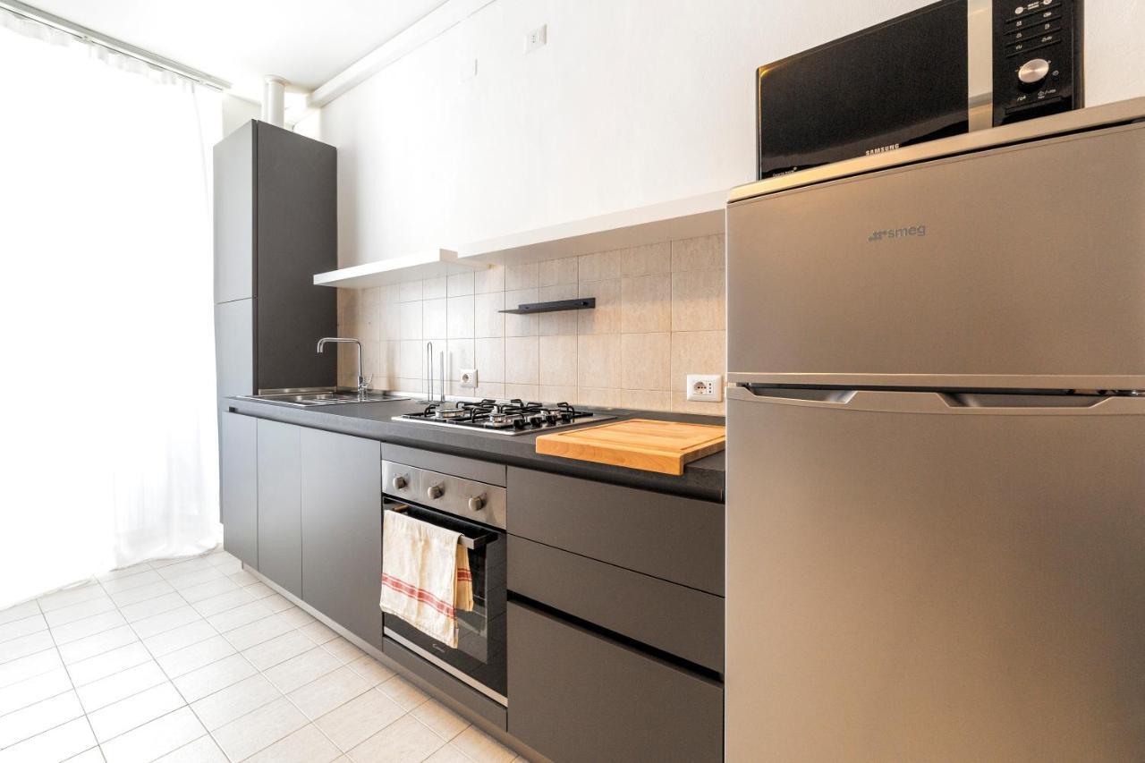 Roomy Apartment Close To Subway M5! Milan Exterior photo