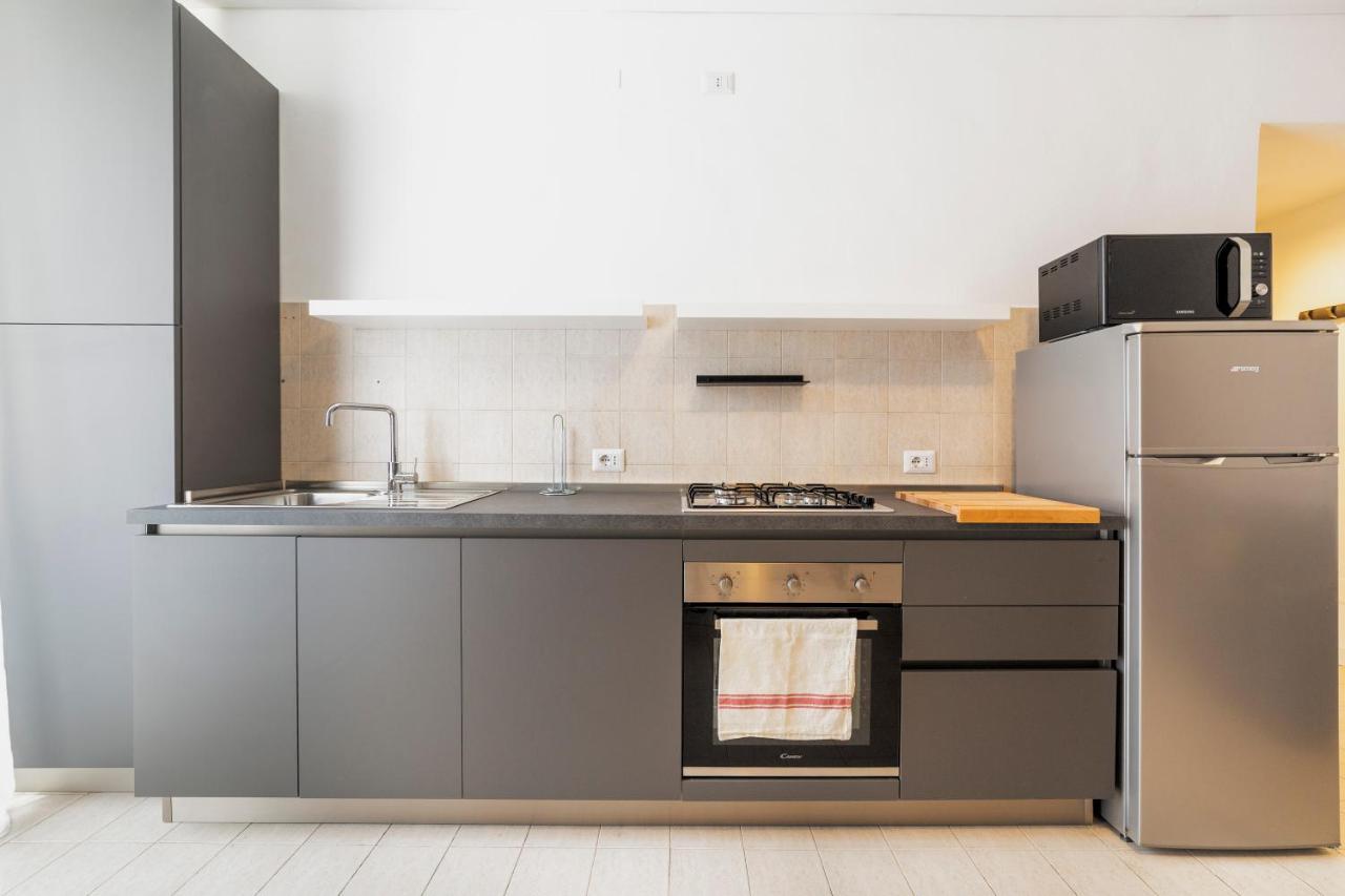 Roomy Apartment Close To Subway M5! Milan Exterior photo