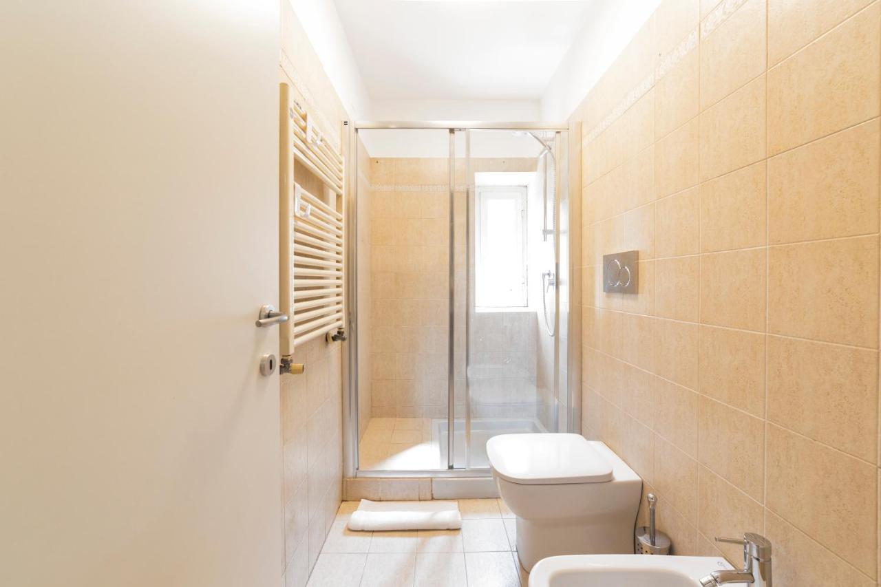 Roomy Apartment Close To Subway M5! Milan Exterior photo