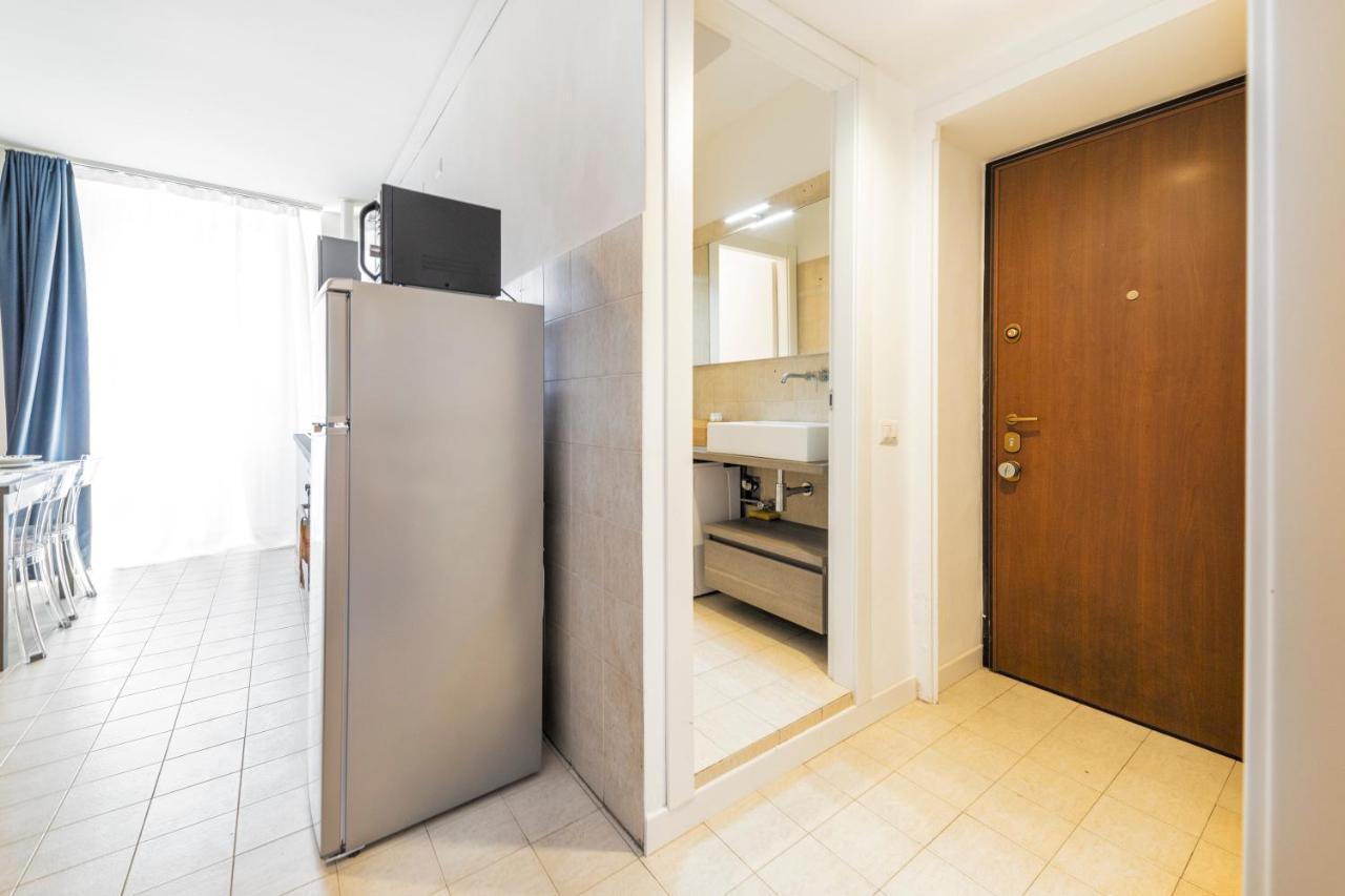 Roomy Apartment Close To Subway M5! Milan Exterior photo